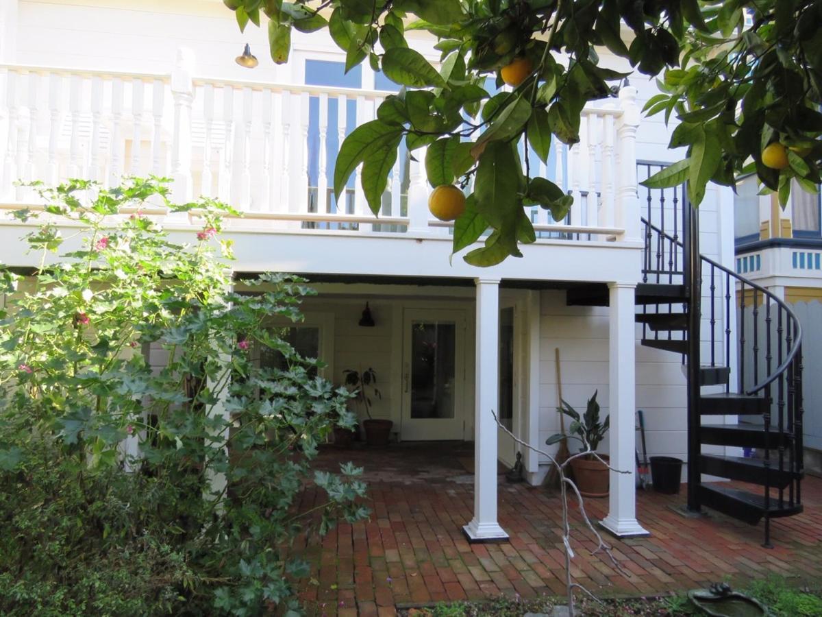 Garden Level Flat In 1885 Queen Anne Victorian Cottage In Alameda Bagian luar foto
